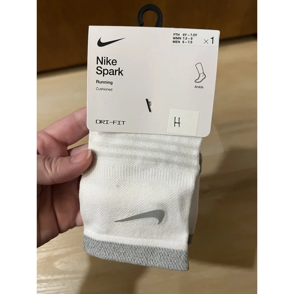 Nike Spark Lightweight Ankle Socks White/3M‎ Women's 7.5-9 Men's 6-7.5